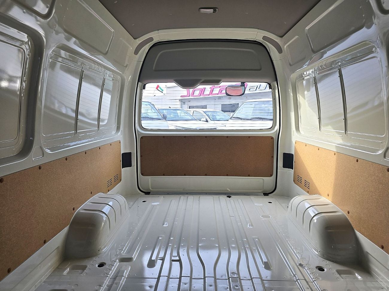 Toyota Hiace GLS -High Roof  Panal Van 2.7L Toyota Hiace High Roof Old Shape Cargo 2.7l petrol RWD 3 SEATS Gcc sp