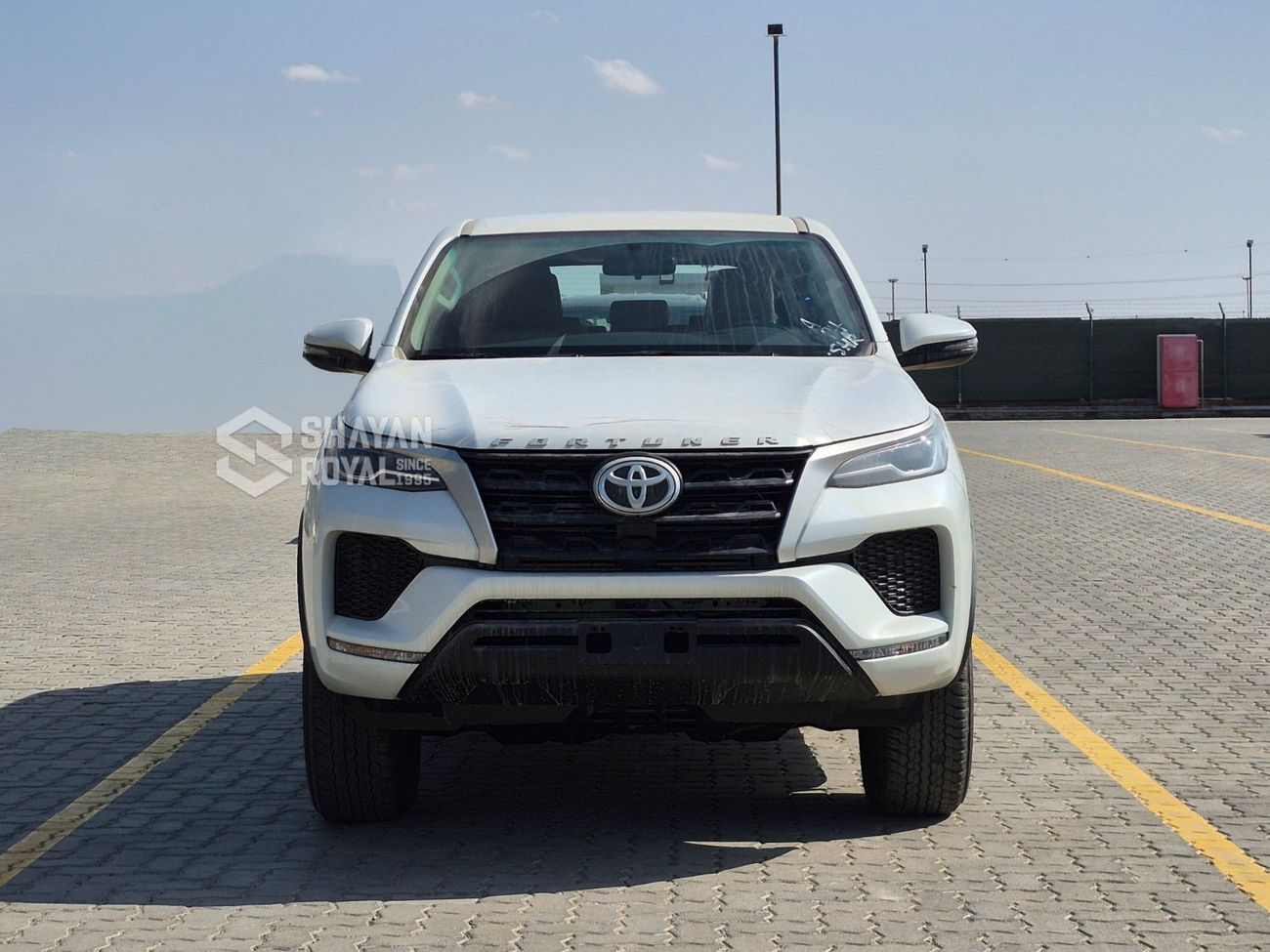 تويوتا فورتونر 2.4L DIESEL STD 4WD AT 7-SEATS 2026MY ONLY FOR EXPORT