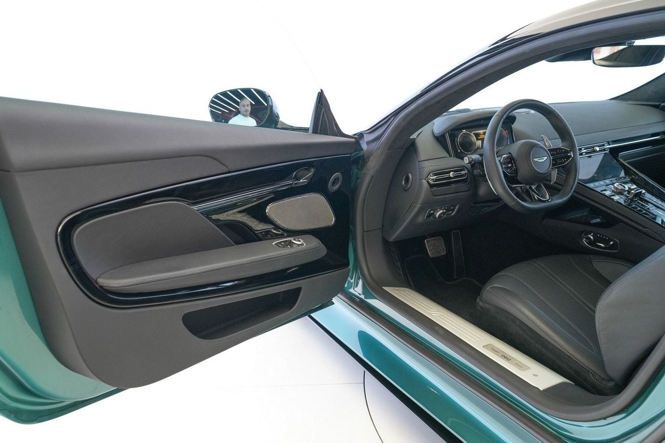 Aston Martin DB12 STD