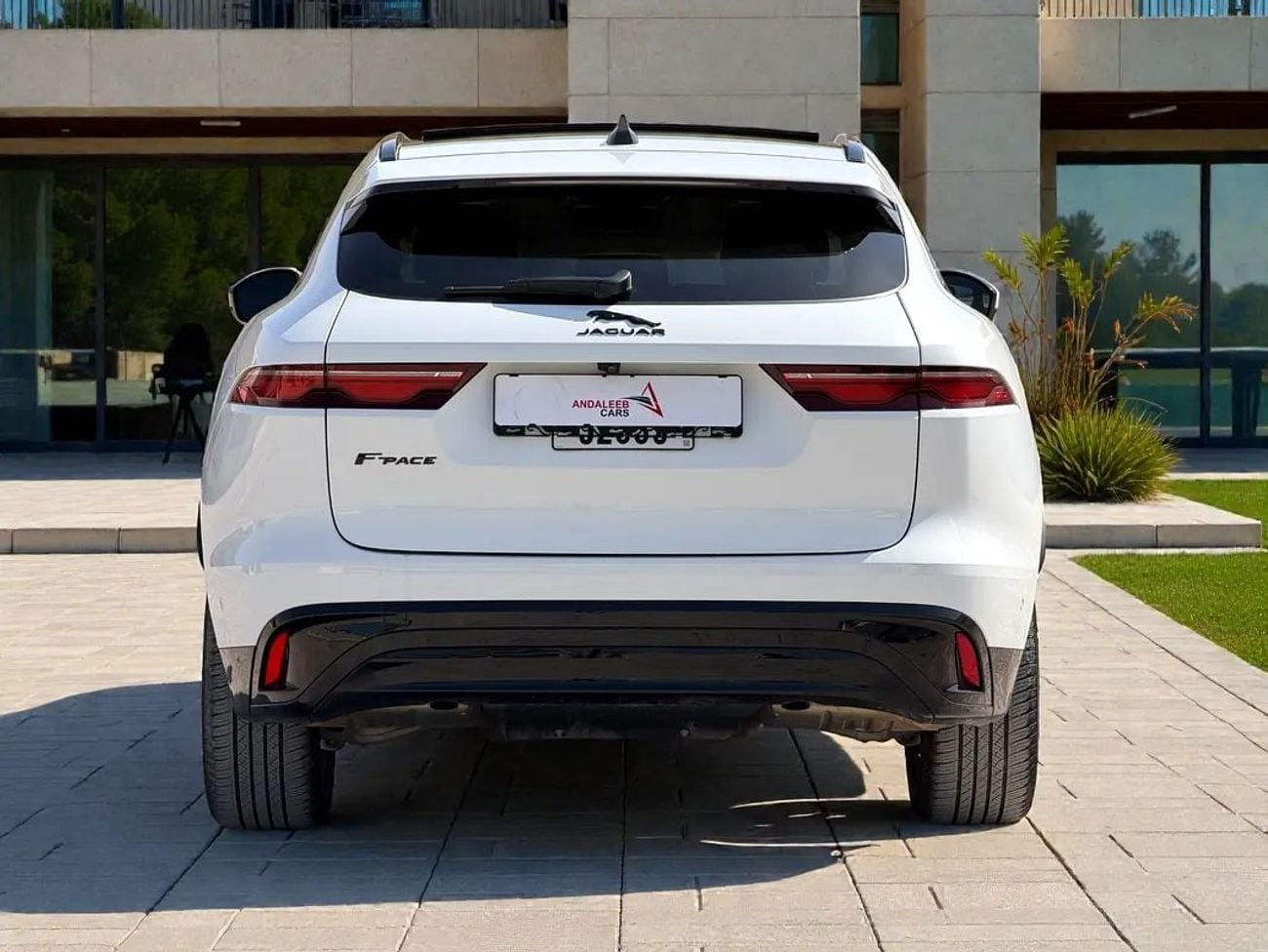 Jaguar F-PACE !! EID SALE !! 1 YEAR FREE WARRANTY !!  AED 1,650 P.M | 0% DOWN PAYMENT | JAGUAR F-PACE R-SPORT PRES