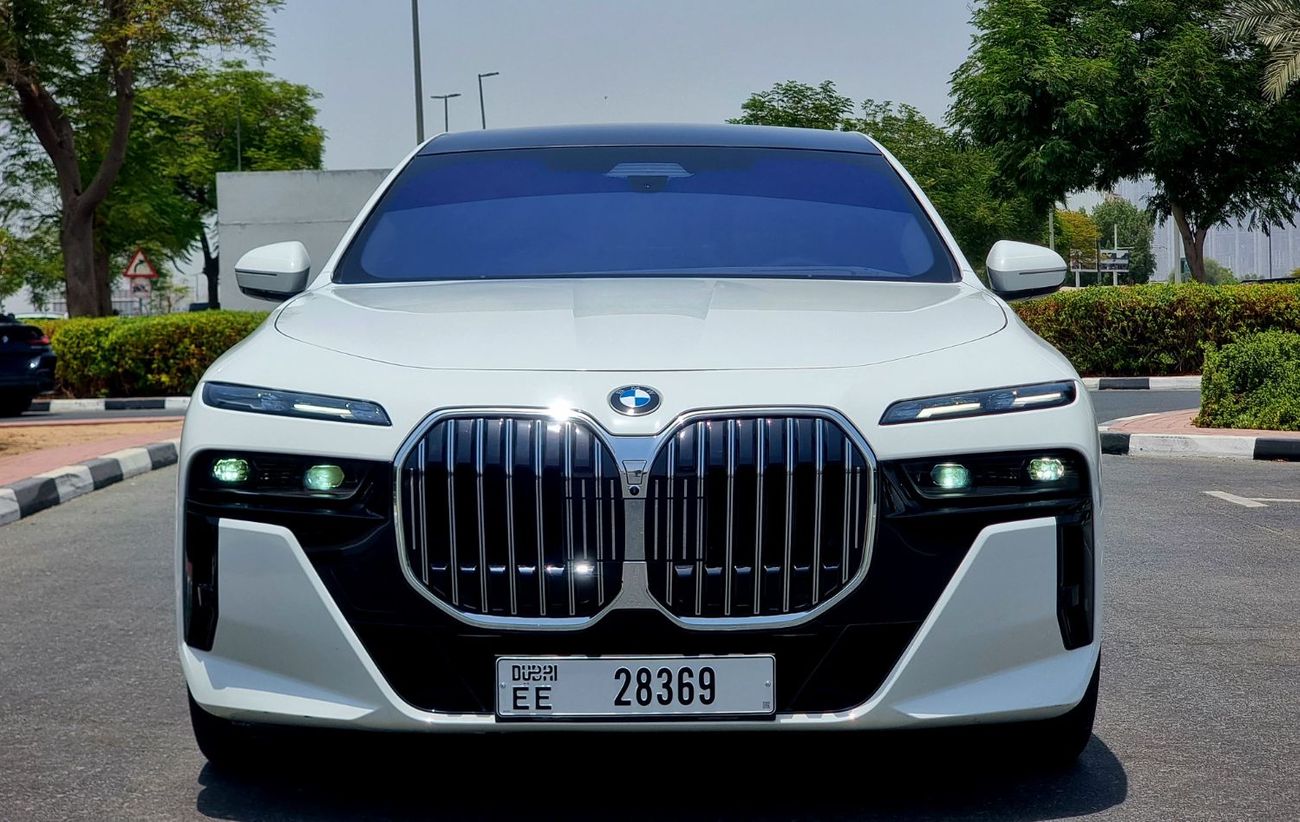 BMW 735i M Sport 5 years Warranty & service 2023 GCC