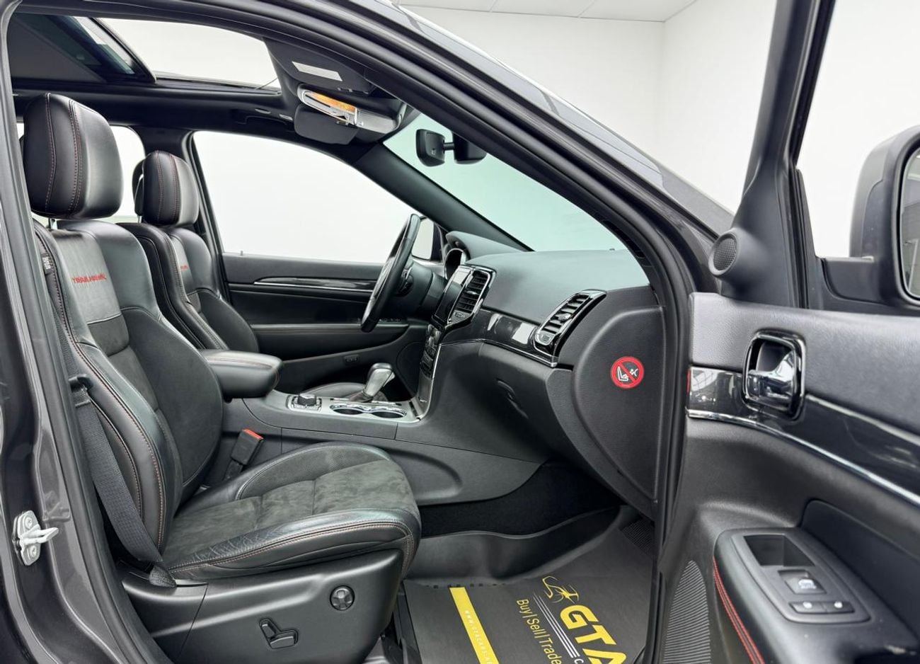 جيب جراند شيروكي TRAILHAWK 2019 Jeep Grand Cherokee Trailhawk, 2026 Jeep Warranty, Full Jeep Service History, GCC