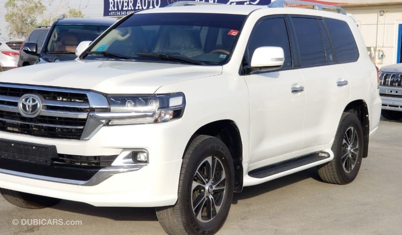 تويوتا لاند كروزر 2012 Face-Lift 2020 4WD, 4.0CC, Petrol,  Push Start, Automatic, Perfect Condition