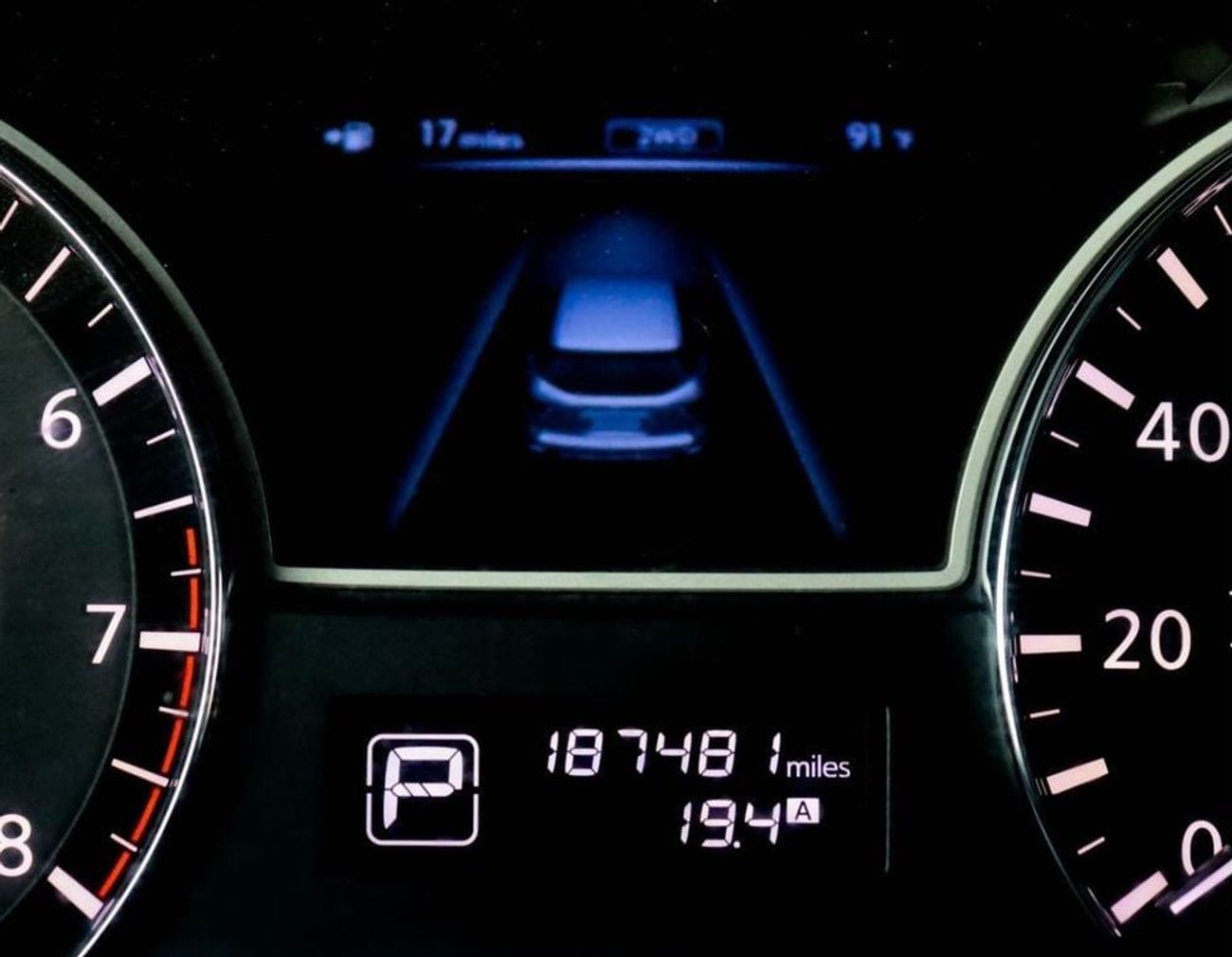 Nissan Pathfinder SV 3.5L (271 HP) nissan pathfinder 2013 American in excellent condition