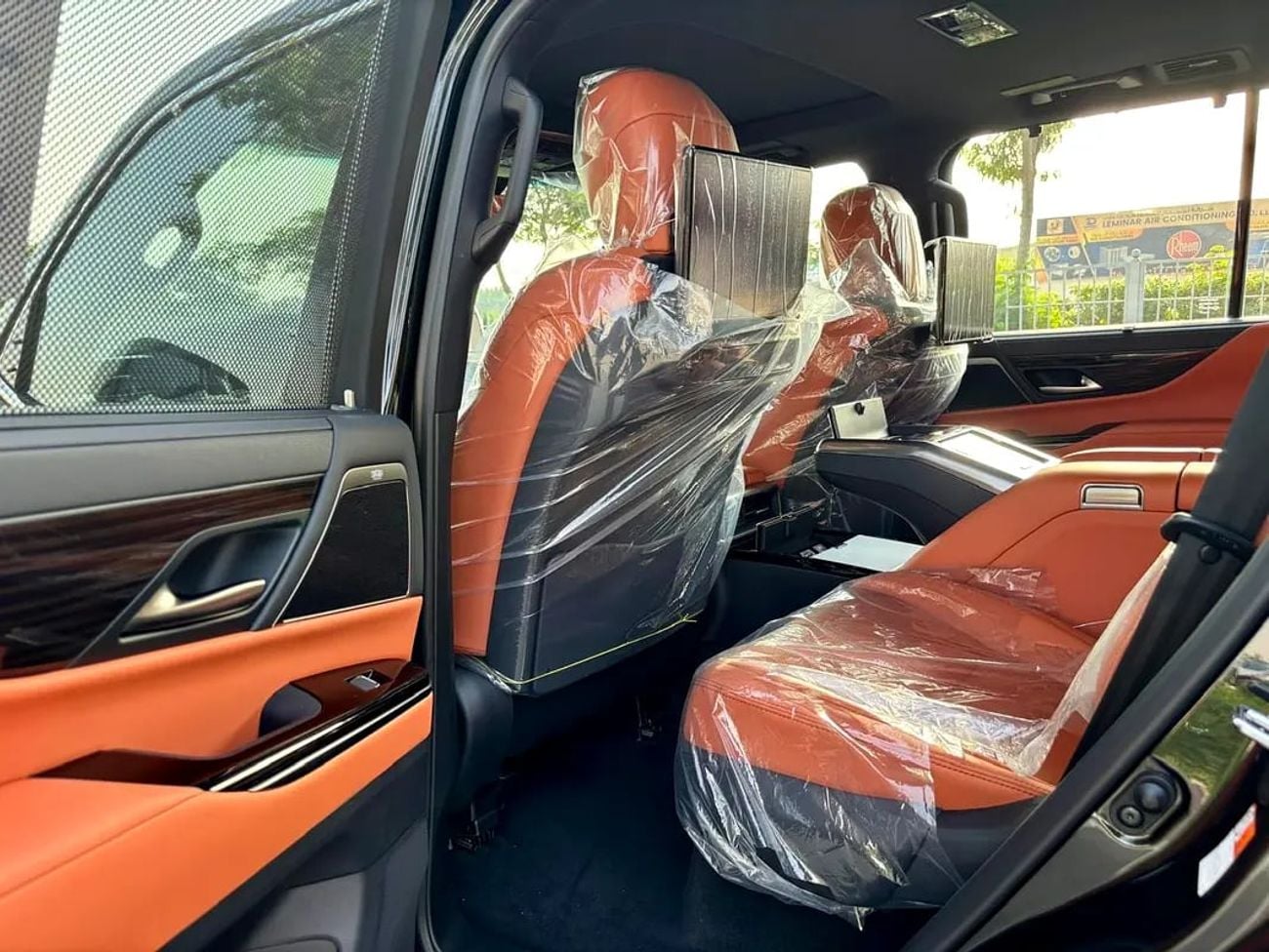 Lexus LX700h VIP GCC Specs | Brand Luxury Hybrid without park