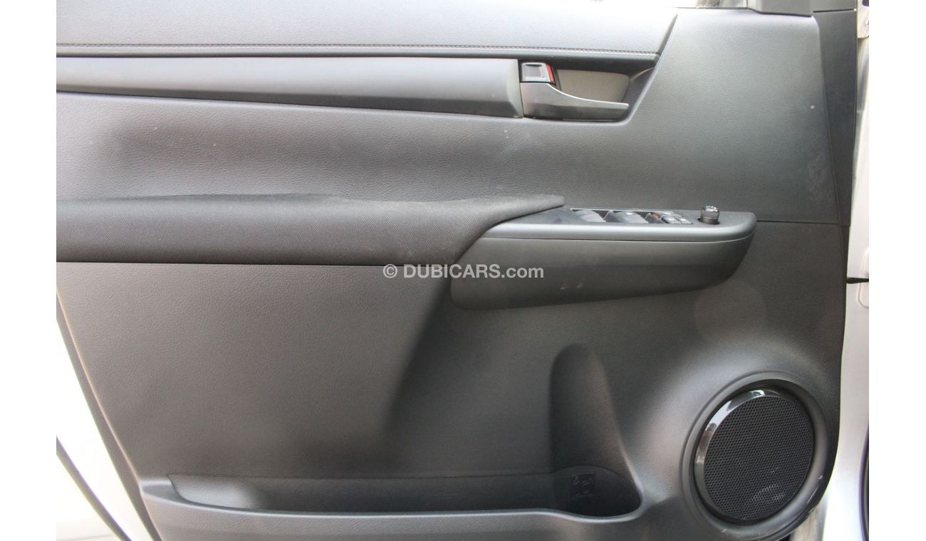 Toyota Hilux TOYOTA HILUX 2.4L DIESEL DOUBLE CAB DLX G MANUAL