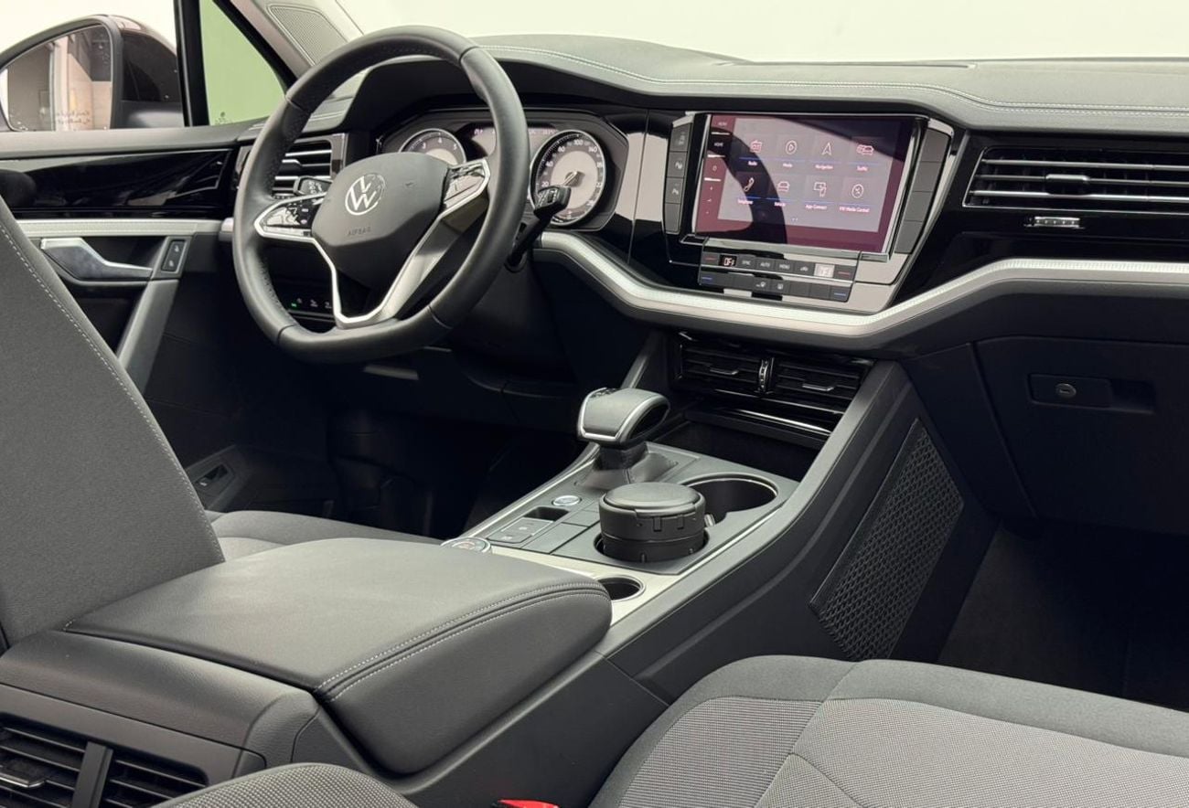 Volkswagen Touareg Trendline 3.0L 2021 Volkswagen Touareg Trendline, VW Service History, 1 Year Warranty, GCC