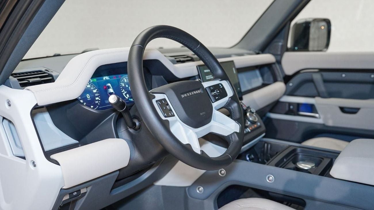 لاند روفر ديفندر 110 SE P300 2.0L