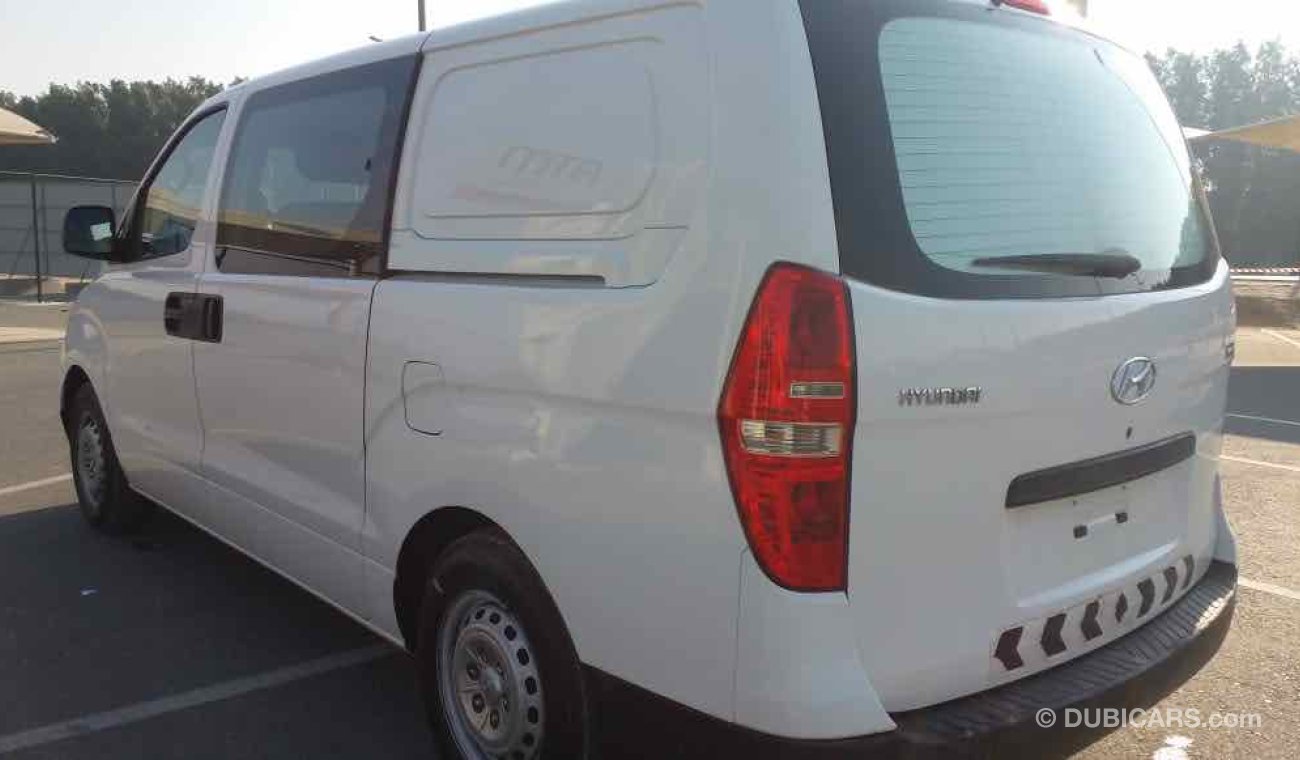 Hyundai H-1 5 seater with Chiller GCC specs