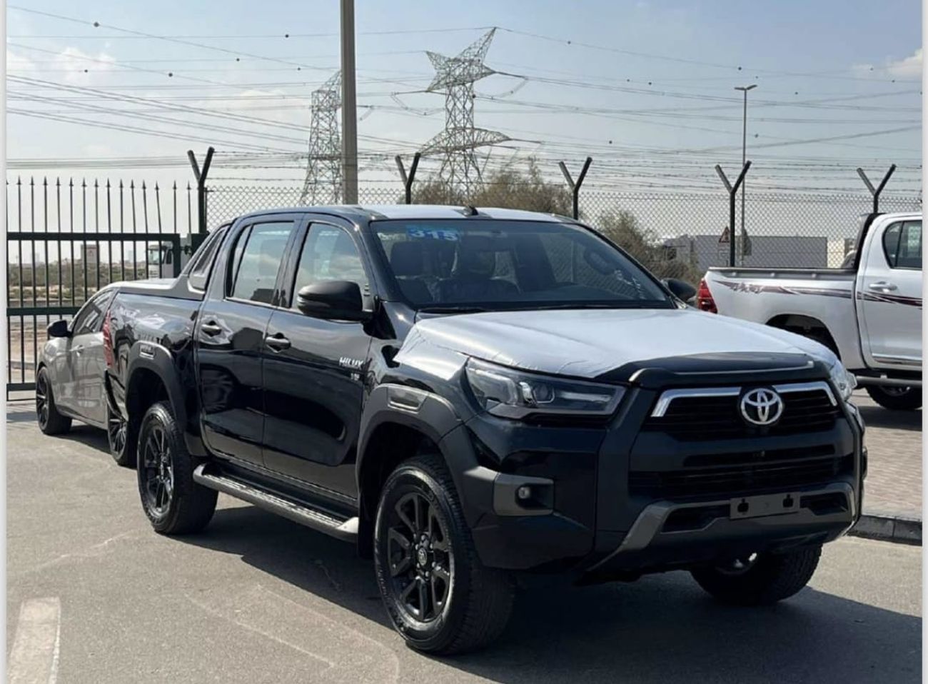 تويوتا هيلوكس Toyota pickup Hilux, adventure.4.0L petrol engine LHD,2025 model ,brand new ,Gcc specs,4x4 , automat