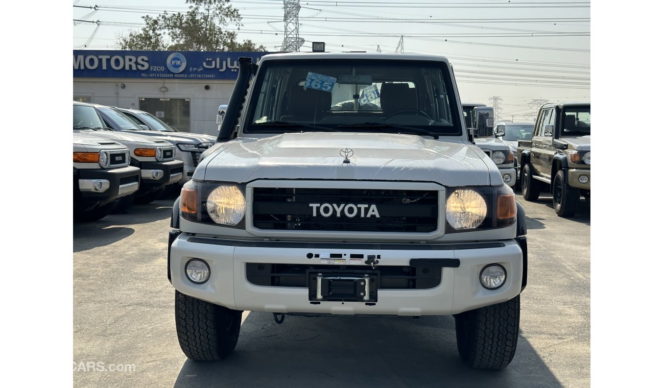 تويوتا لاند كروزر بيك آب 79 Double Cab  Limited LX 4.0L - 70TH Anniversary