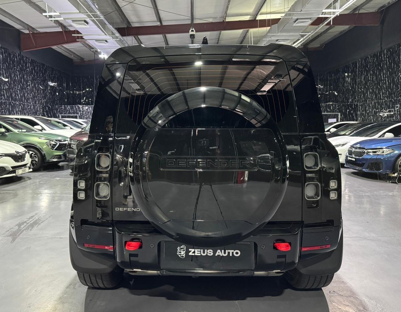 لاند روفر ديفندر P400 90 X-Dynamic HSE 3.0L (5 Seater) 2024 Land Rover Defender, 5 Years Land Rover Warranty, Low Kms