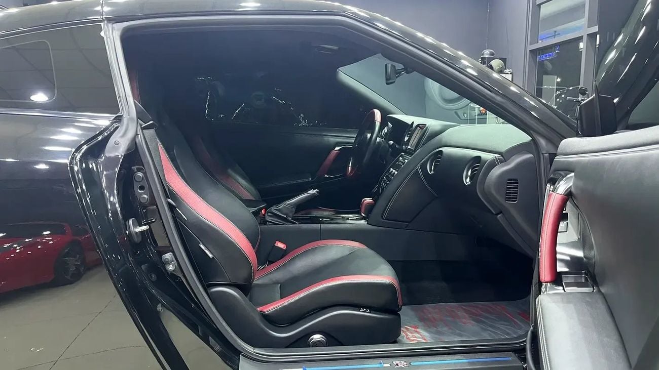 Nissan GT-R BLACK EDITION Nissan GT-R Nismo 2015