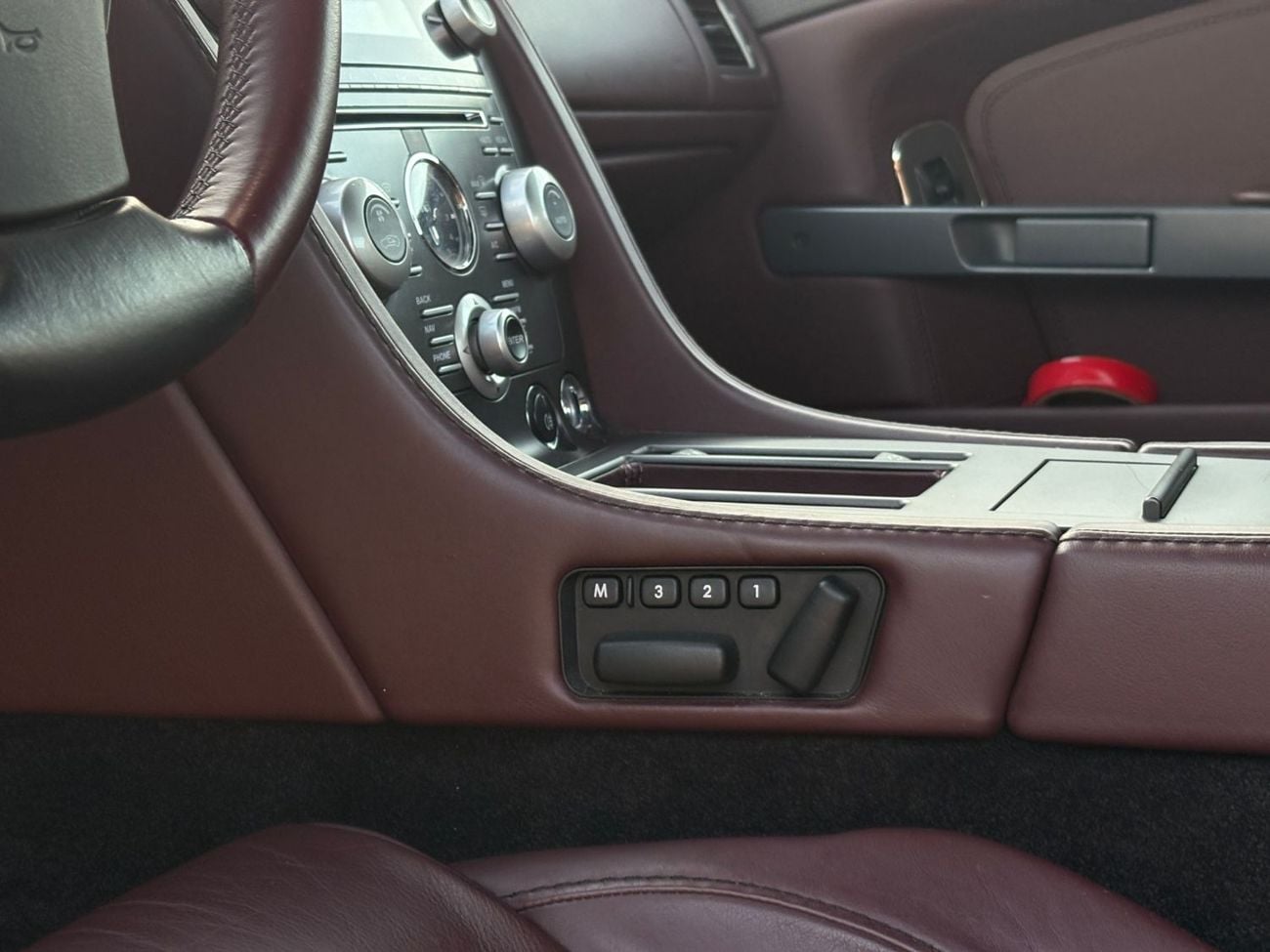 أستون مارتن فانتيج ASTON MARTIN VANTAGE | 4.7L V8 | 2009 | GCC SPECS