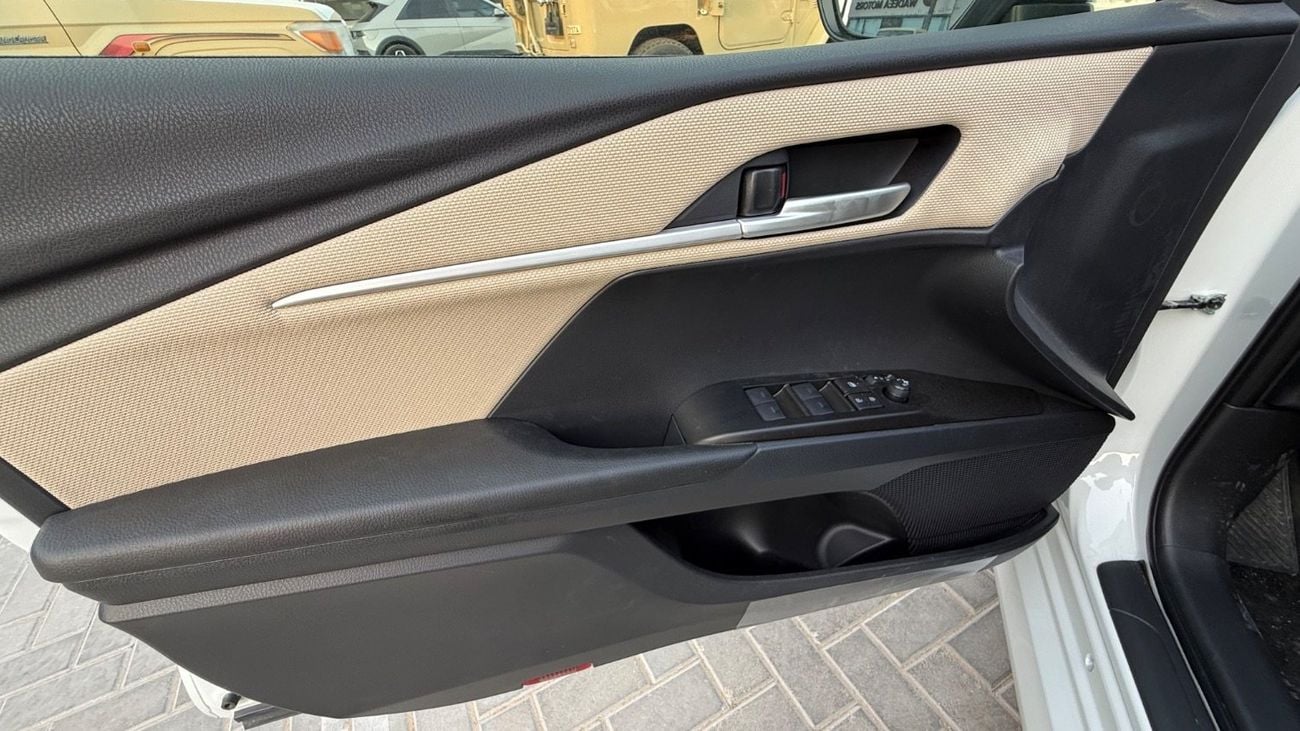 Toyota Camry GLE HEV
