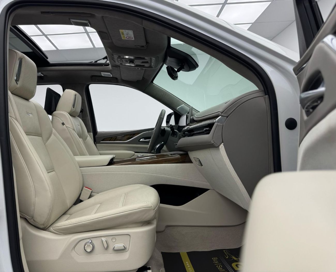 Cadillac Escalade Sport Platinum 6.2L 4WD 2023 Cadillac Escalade Sport, 2028 Cadillac Warranty + Service Pack, Fully L