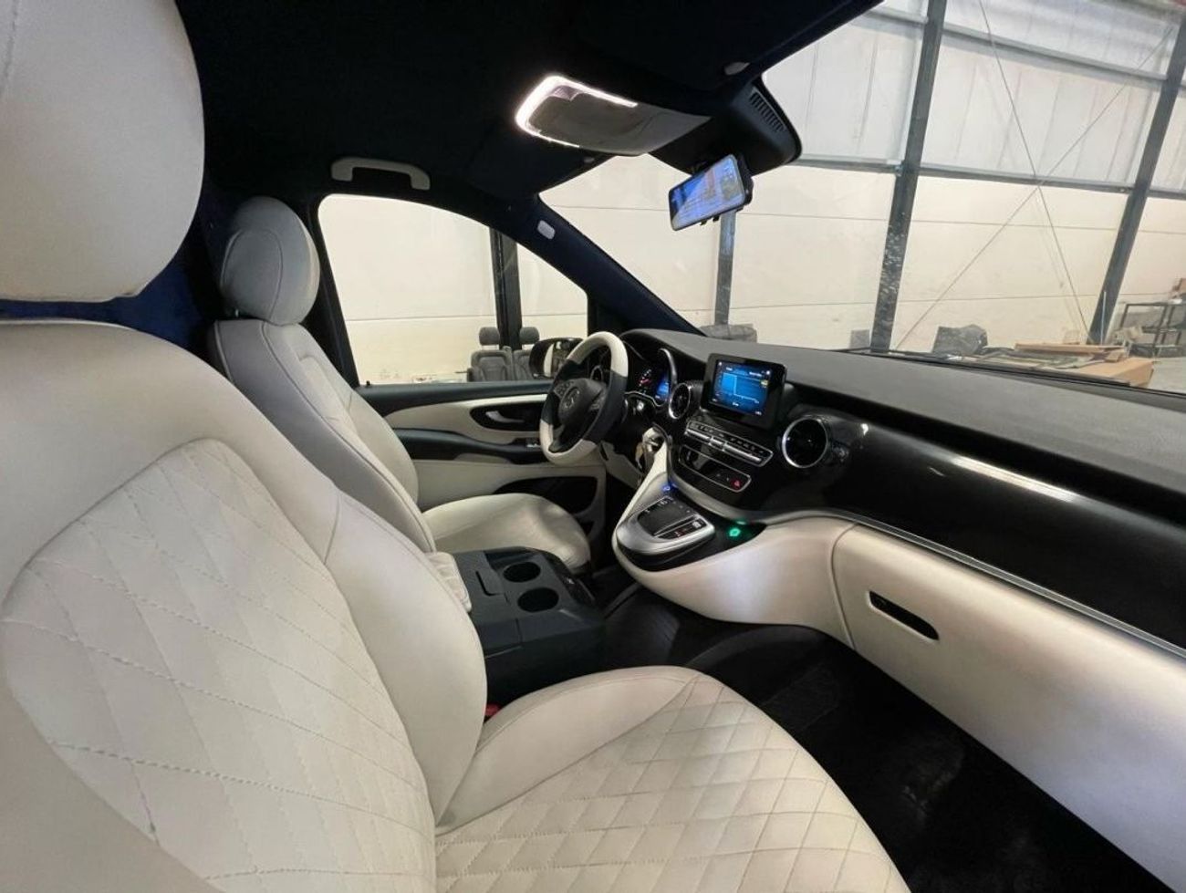 مرسيدس مايباخ V كلاس مايباخ ترقية VIP كاملة لمرسيدس V250 دول مجلس التعاون الخليجي