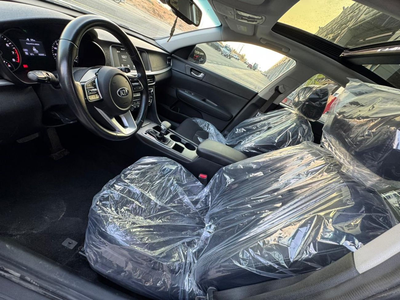 Kia Optima Si 2.4L 2.4L V4 / PANORAMIC SUNROOF / LEATHER / ROAD ASSIST / RIMS / IN PERFECT CONDITION