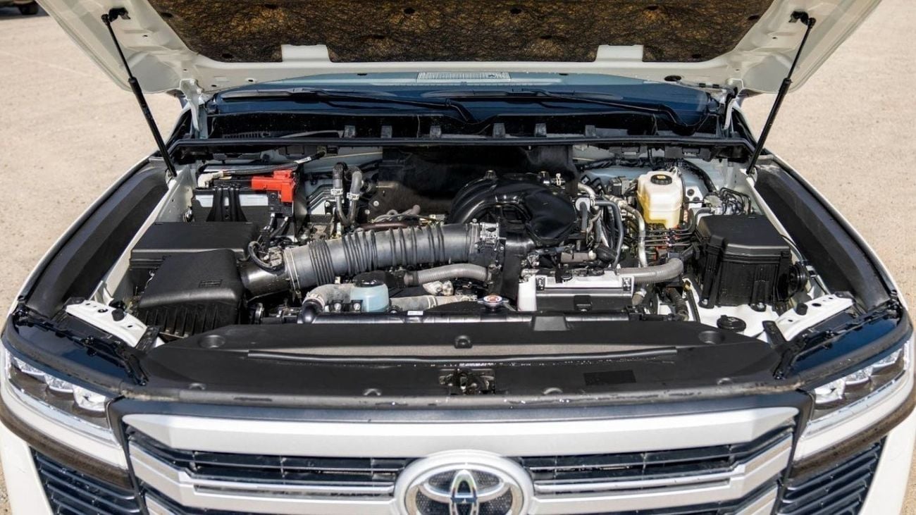 Toyota Land Cruiser LC300 VX 4.0P AT MY2024 – WHITE