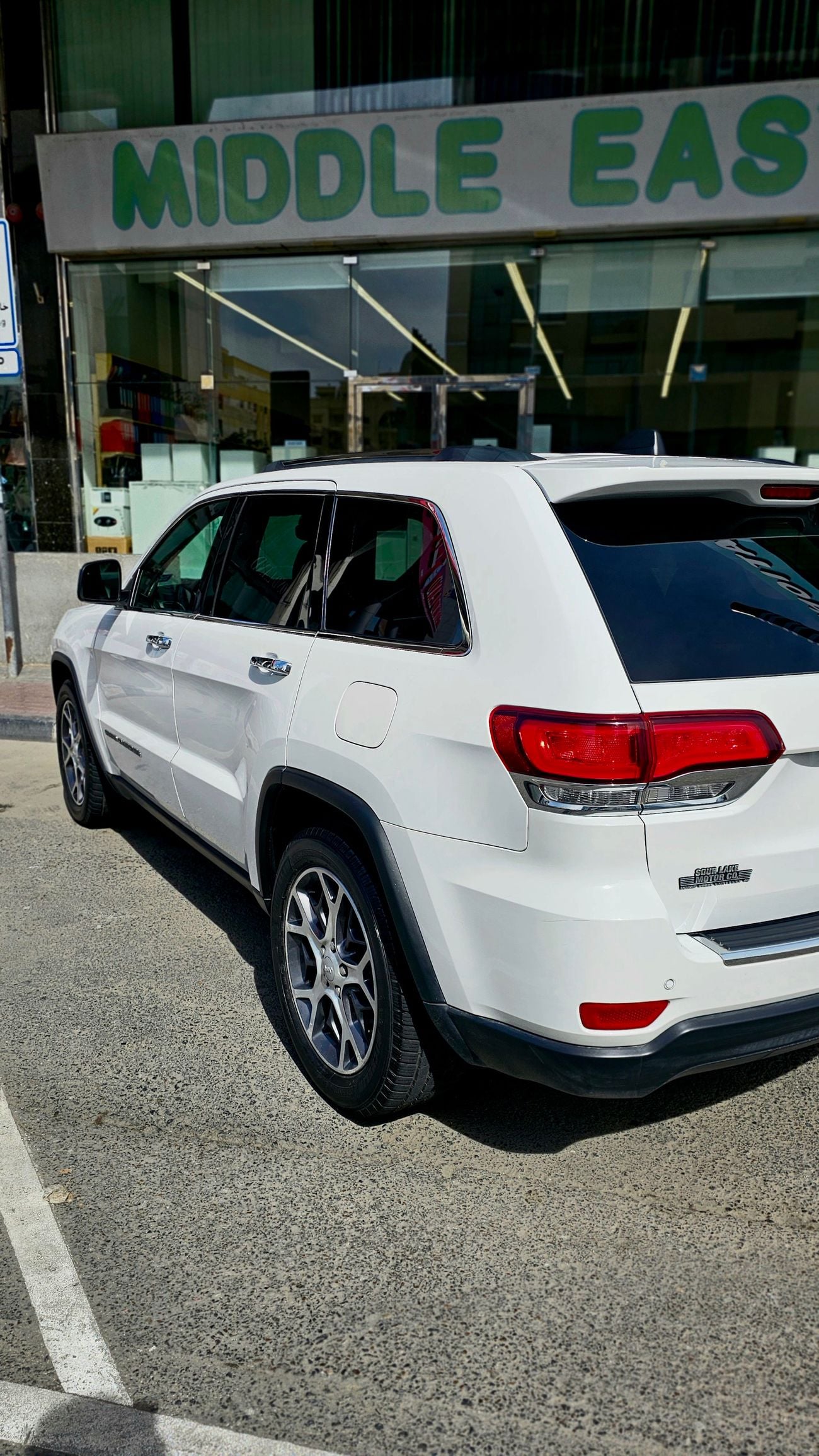 جيب جراند شيروكي LAREDO 3.6 V6 REAR WHEEL DRIVE