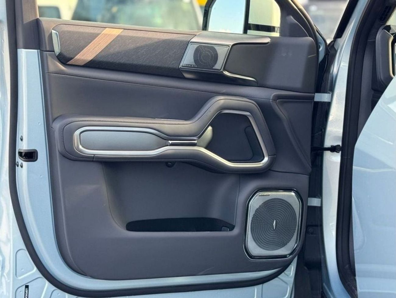 بي واي دي ليوبارد 8 BYD LEOPARD 8 2024