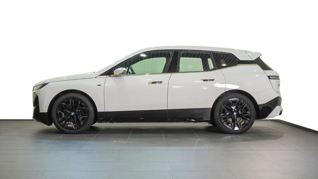 BMW iX1 M60