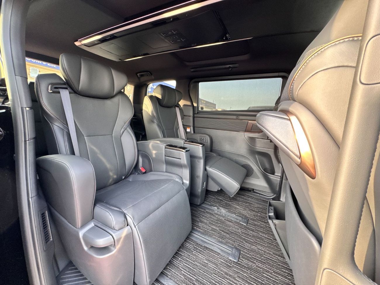 تويوتا ألفارد Toyota Alphard 2024 TOYOTA ALPHARD Z RHD 2.5L 7-SEATS PETROL BRAND NEW 0Km