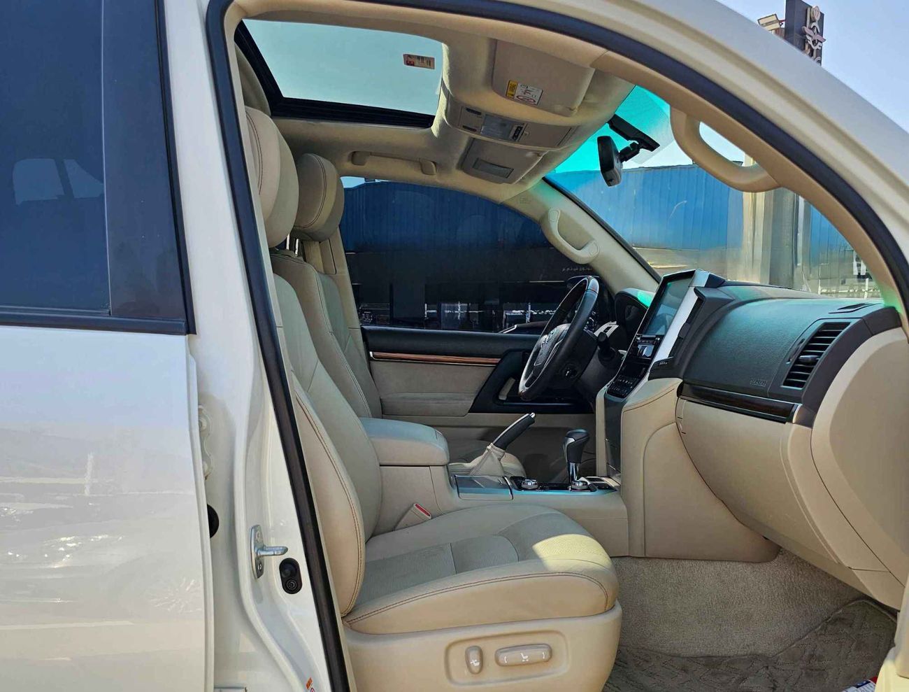 Toyota Land Cruiser GXR // V8 // 4.6L // FULL OPTION (LOT # 56732)