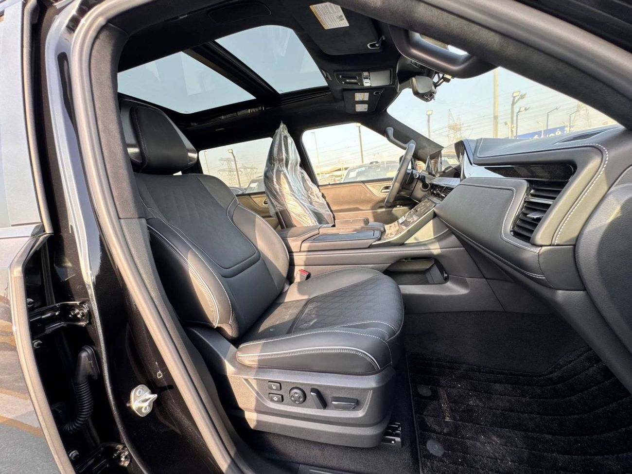 Infiniti QX80 Autograph Captain Chairs 3.5L