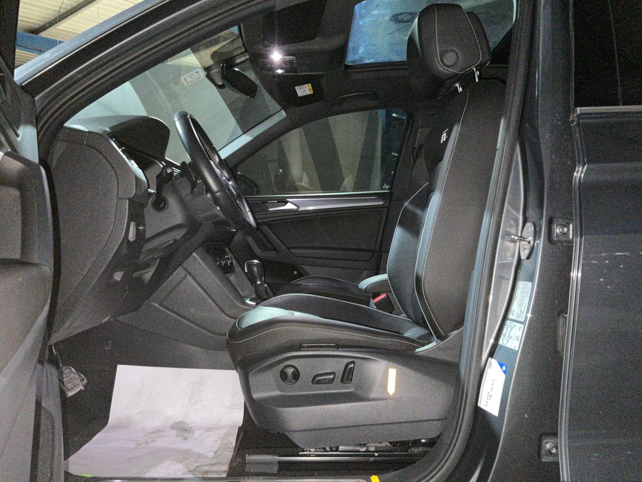 Volkswagen Tiguan R-Line | Guaranteed Warranty | 0 Down Payment