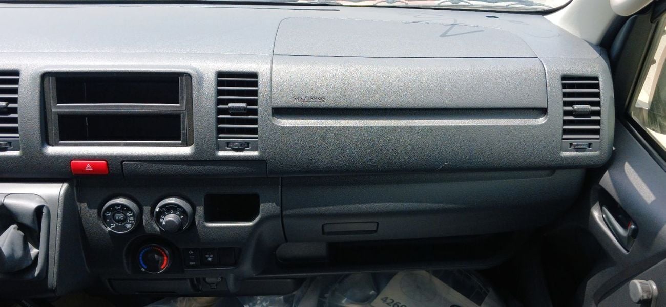 Toyota Hiace GL 2.5L Diesel Manual Passenger 2026YM