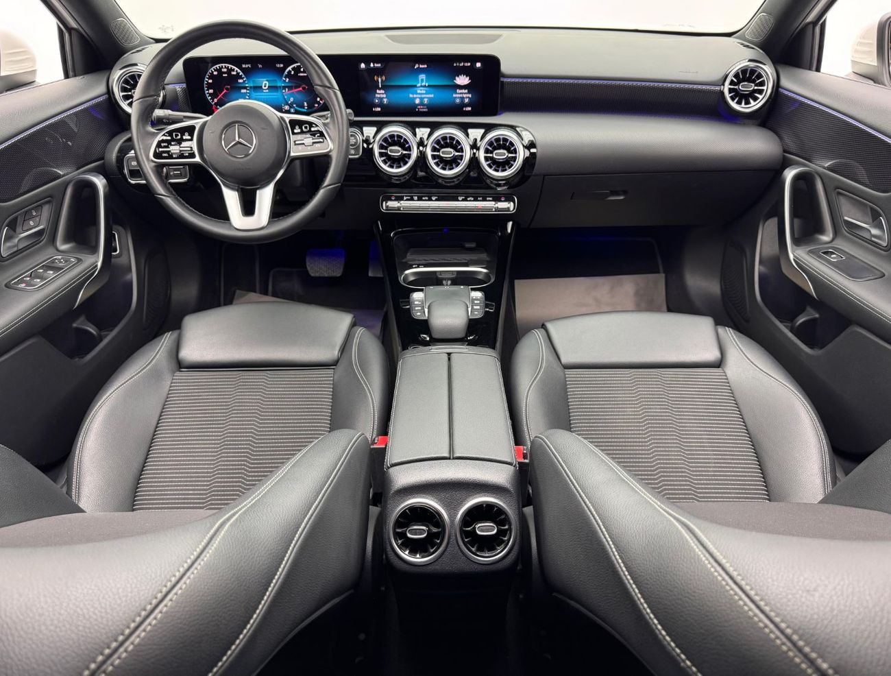 مرسيدس بنز A 200 Premium 2.0L 2021 Mercedes-Benz A200 Premium, 1 Year  Warranty, Mercedes Service History, GCC