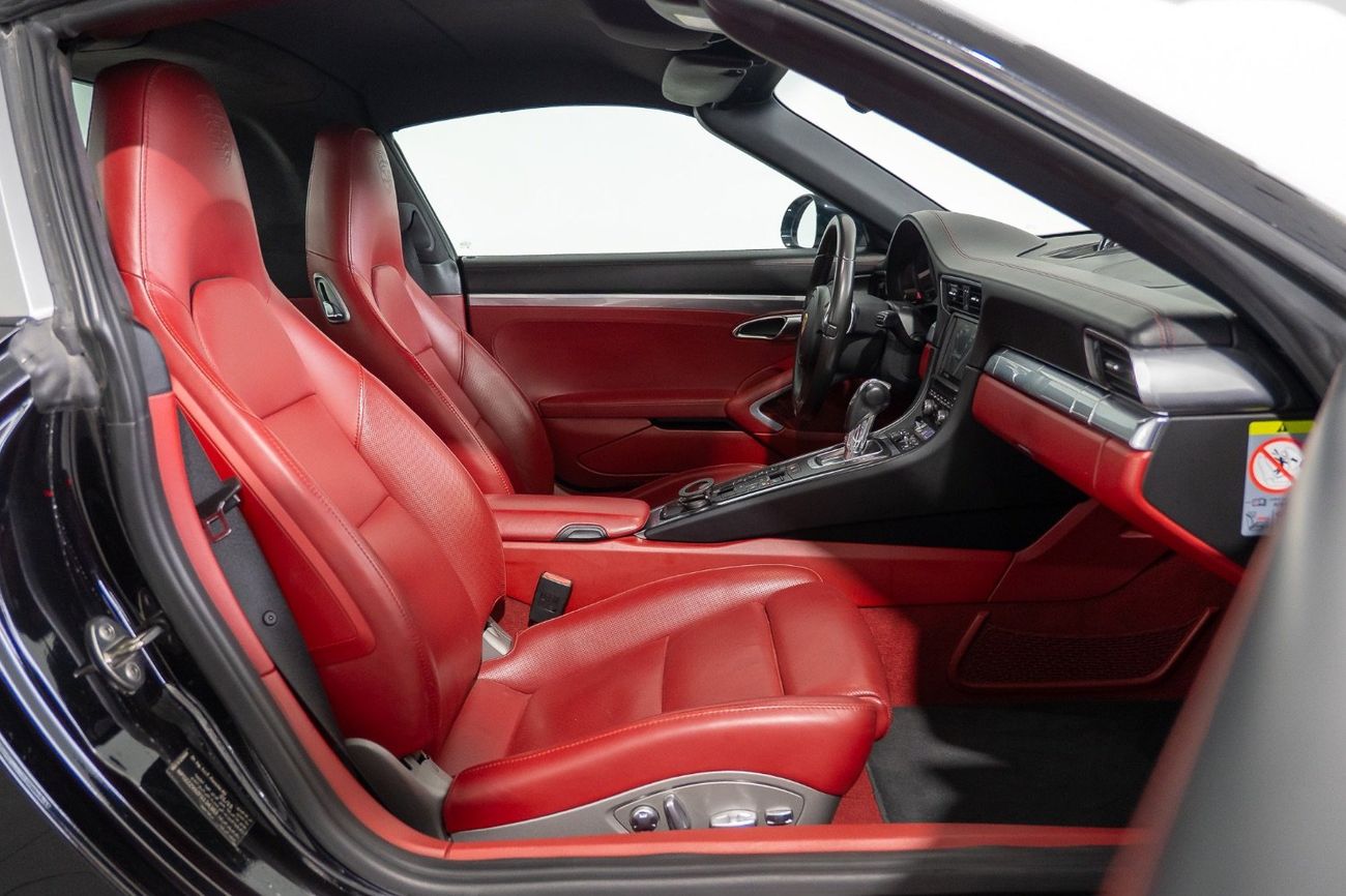 Porsche 911 Targa 4S 3.8L 2015 Porsche 911 Targa 4S / Porsche Warranty & Full Porsche Service History