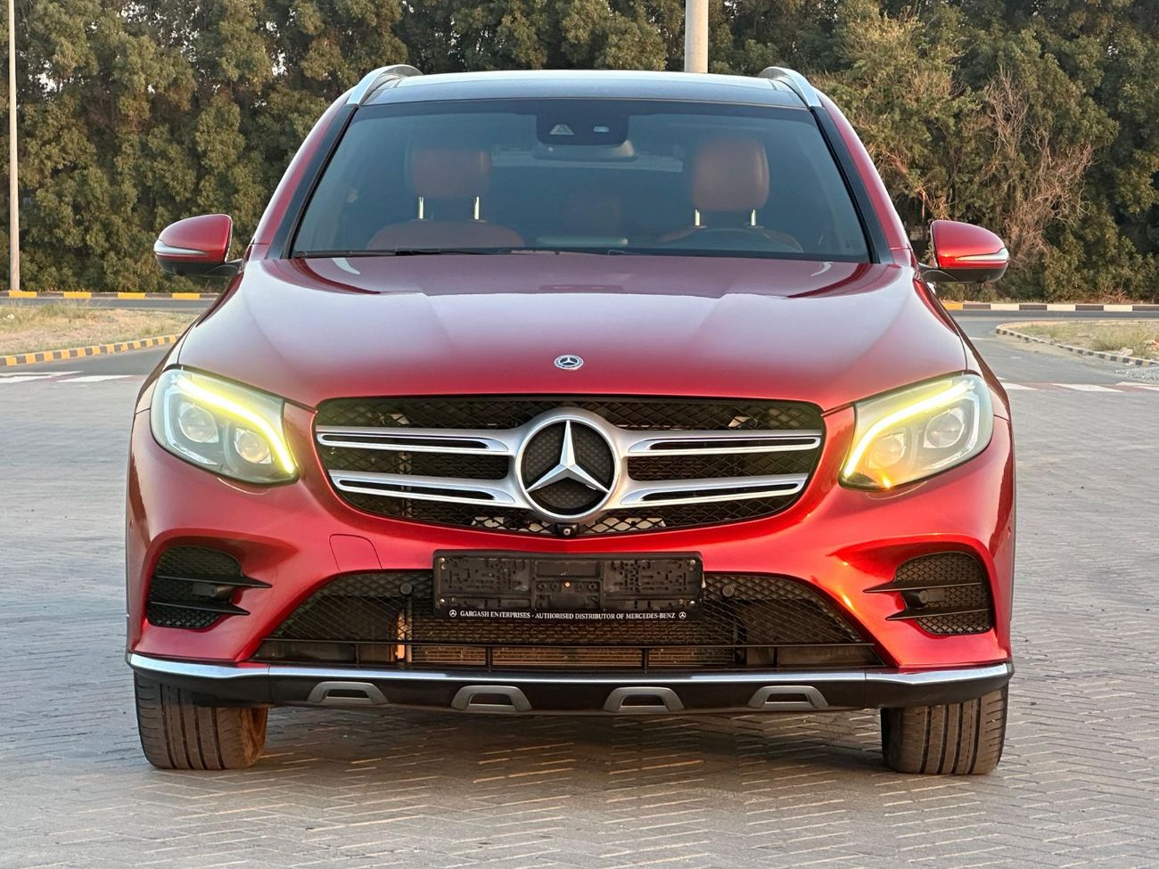 مرسيدس بنز GLC 250 4MATIC 2.0L