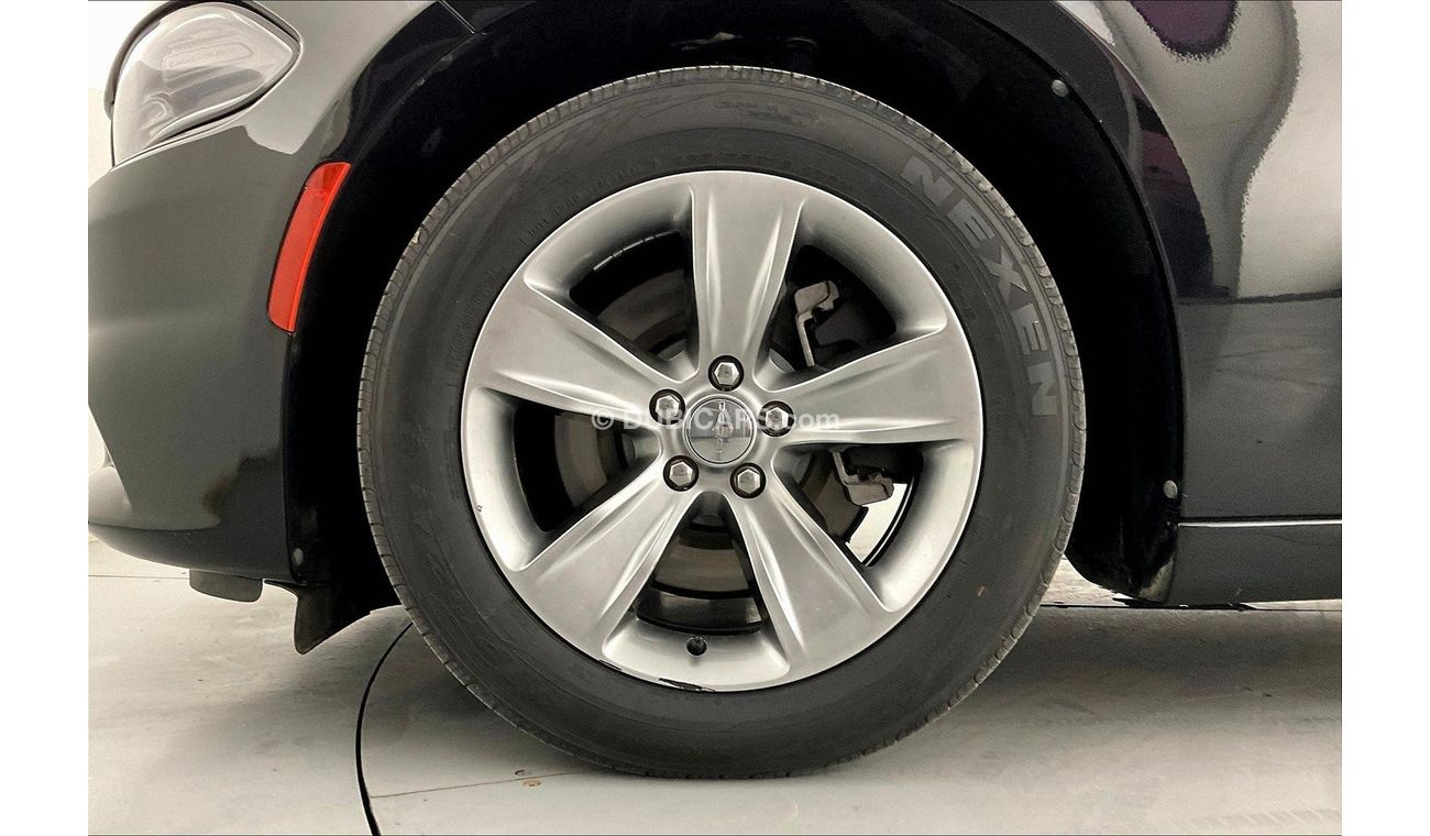 Dodge Charger SXT / SE