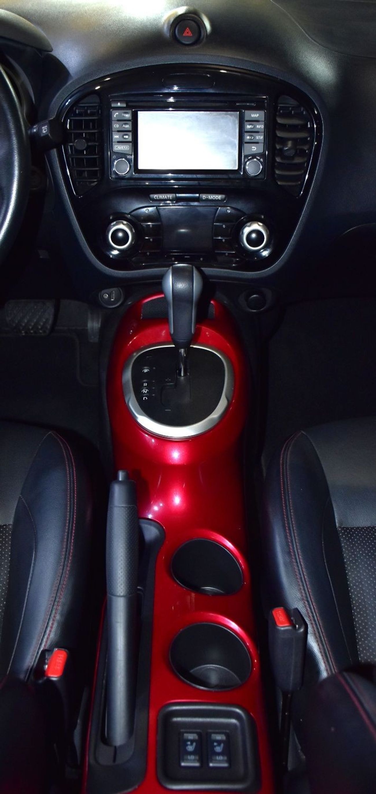 Nissan Juke EXCELLENT DEAL for our Nissan Juke ( 2015 Model ) in Dark Purple Color GCC Specs