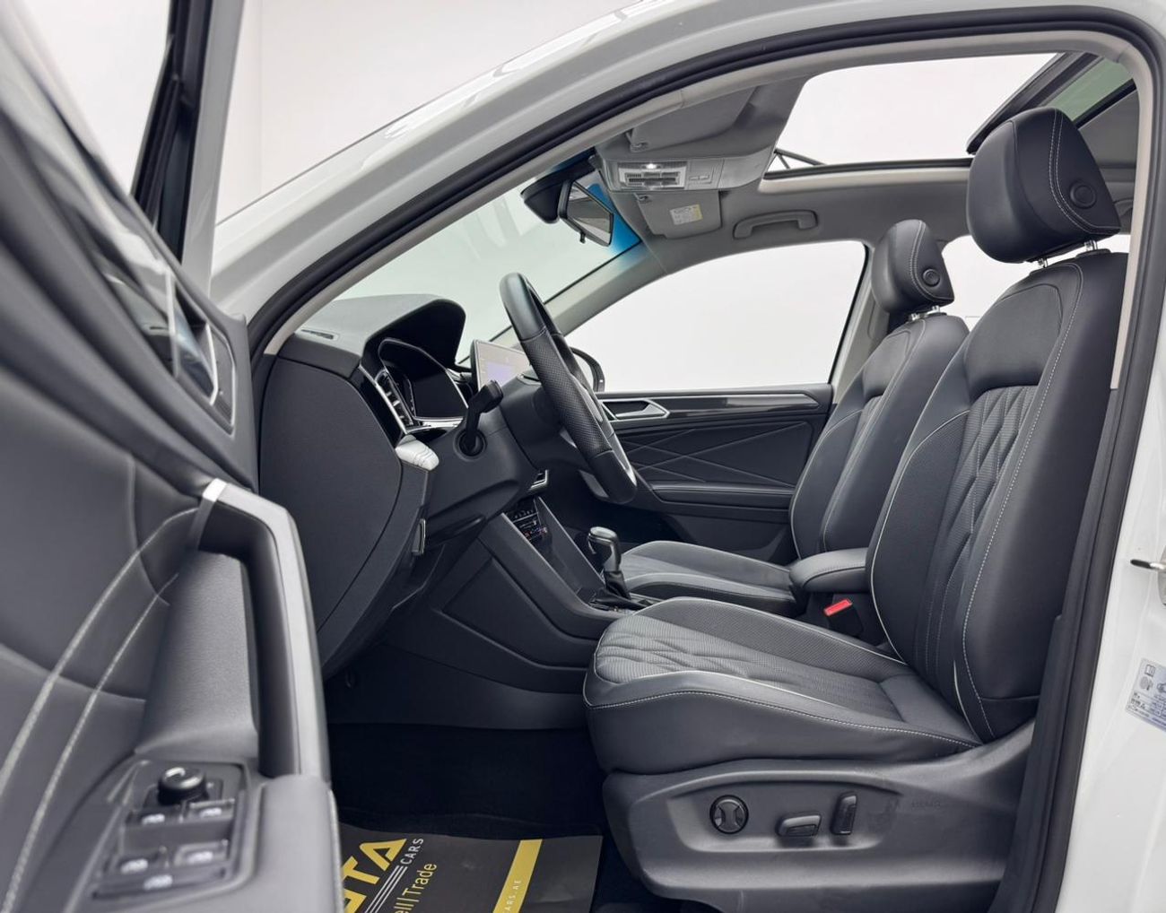 Volkswagen Tiguan 2023 Volkswagen Tiguan L 300 TSI, 1 Year Warranty, Excellent Condition