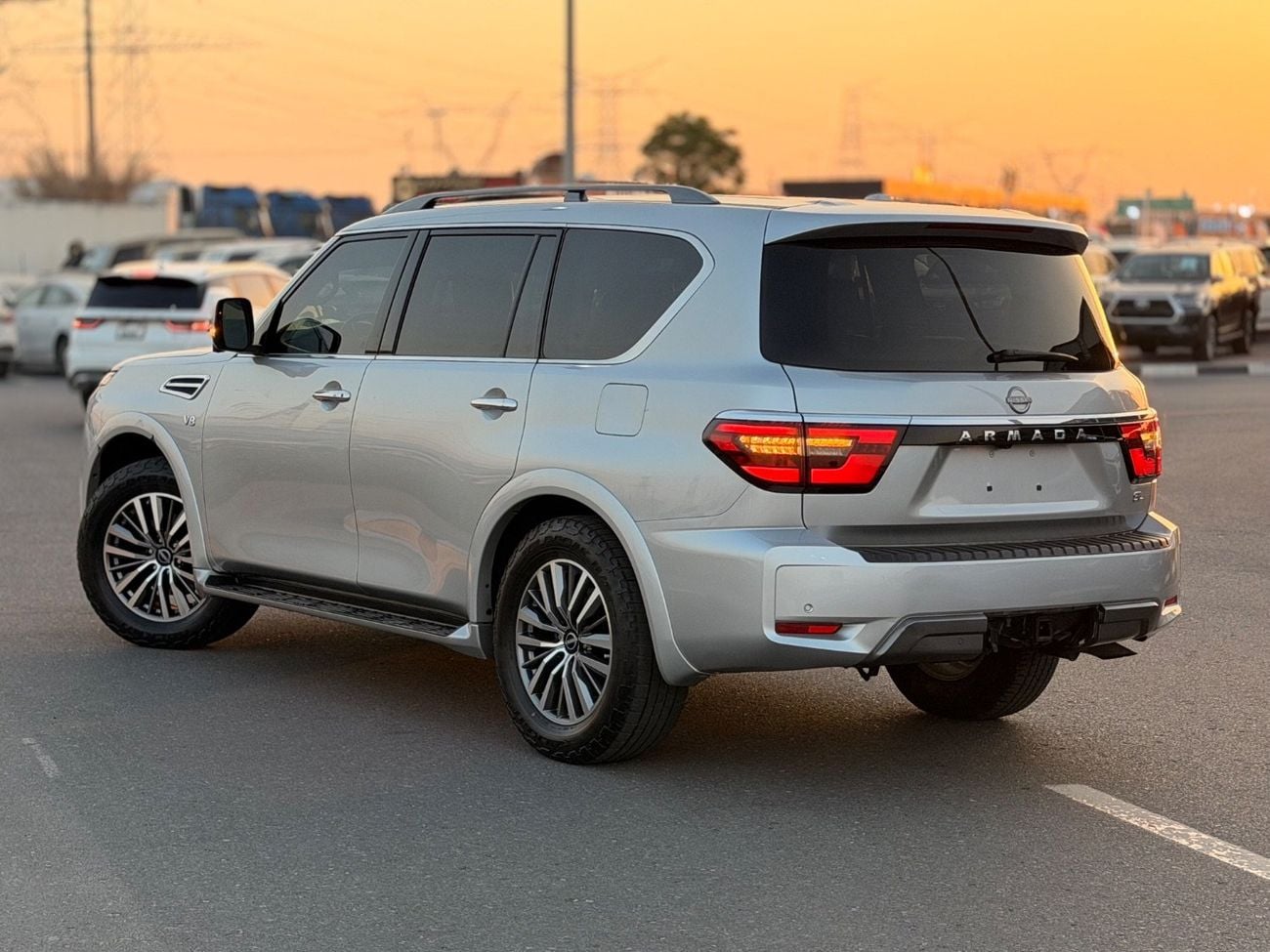 Nissan Armada Clean Title SL Full option 5.6 L original paint