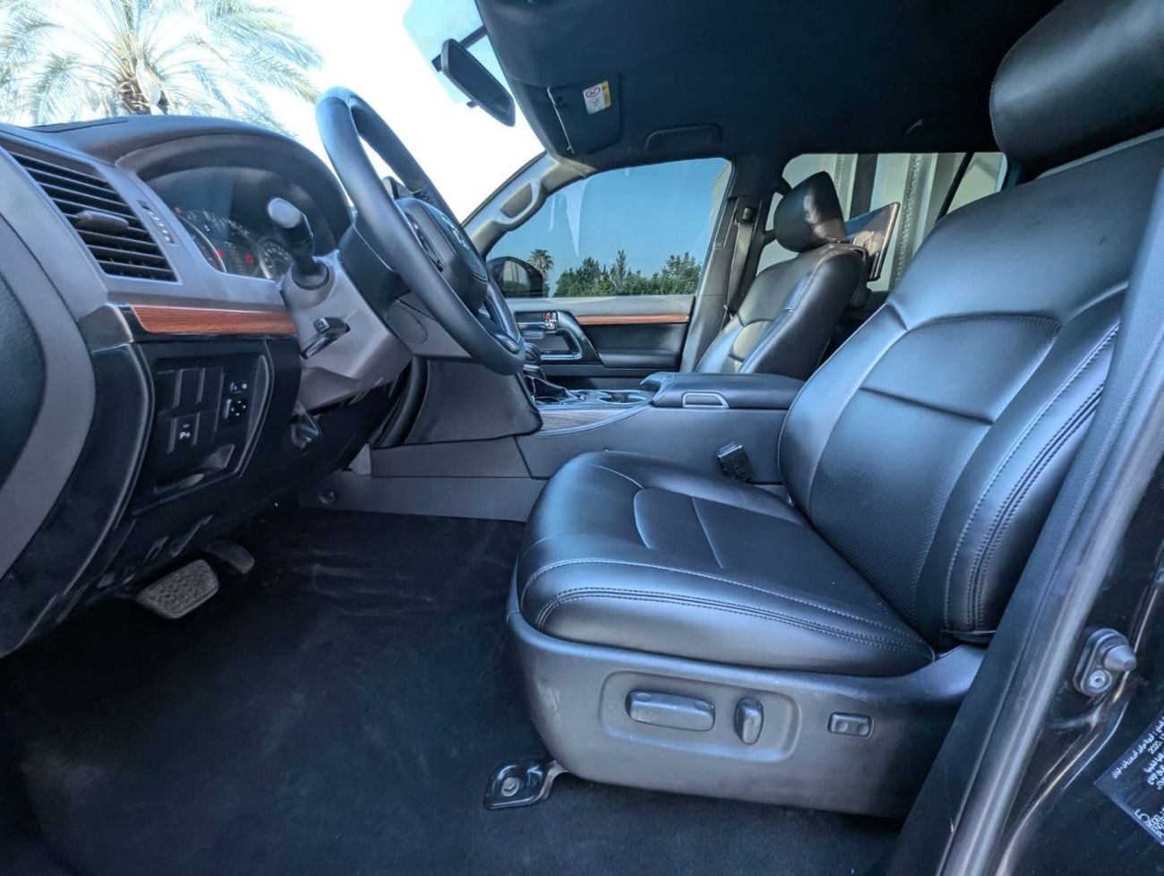 تويوتا لاند كروزر Toyota landcruise 2021Model 4.0L v6 GXR petrol Engine Colour Black push start Transmission Automatic