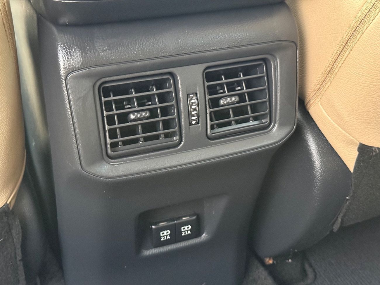 تويوتا راف ٤ XLE 2.5L