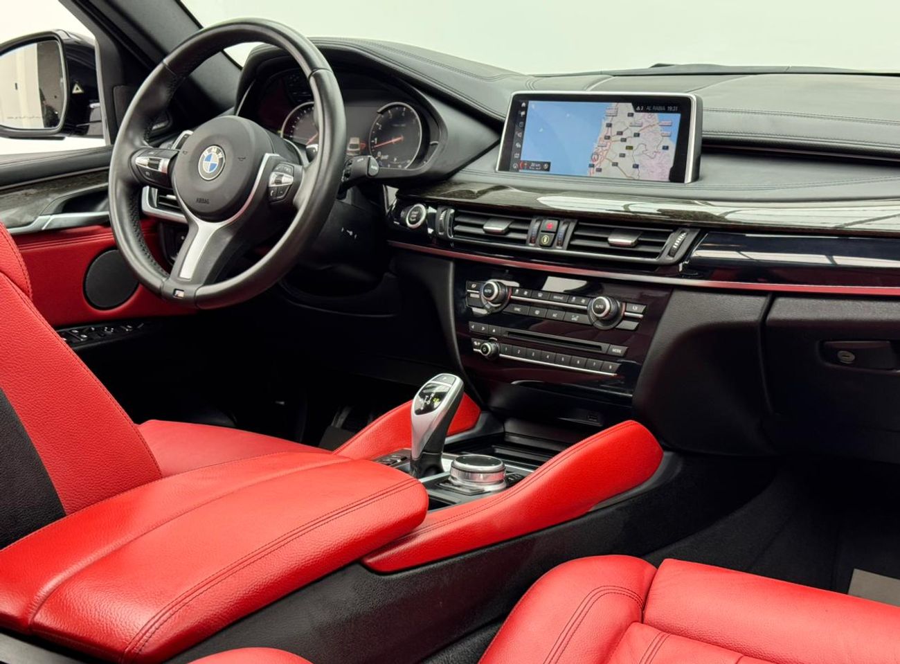 BMW X6 50i M Sport 4.4L 2018 BMW X6 xDrive50i M-Sport, 2028 BMW Service Contract, BMW Service History, GCC