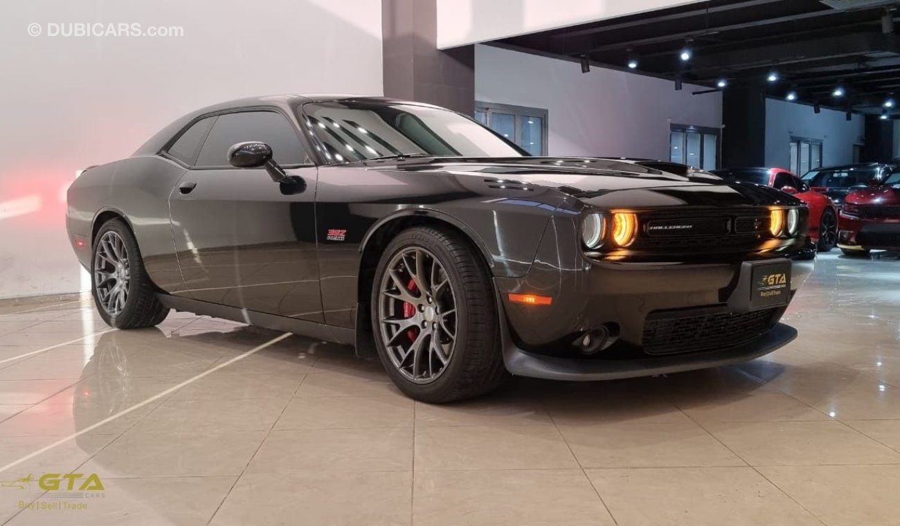 دودج تشالينجر 2016 Dodge Challenger SRT8 Hellcat, Dodge Warranty, Full Service History, Very Low KMs, GCC