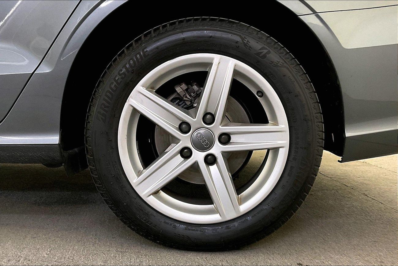 أودي A3 30 TFSI | شامل الضمان | 0 ﺪﻔﻋﺓ ﺃﻮﻟﻯ