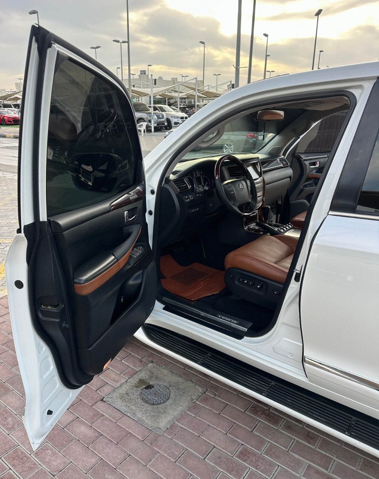لكزس LX 570 TOP