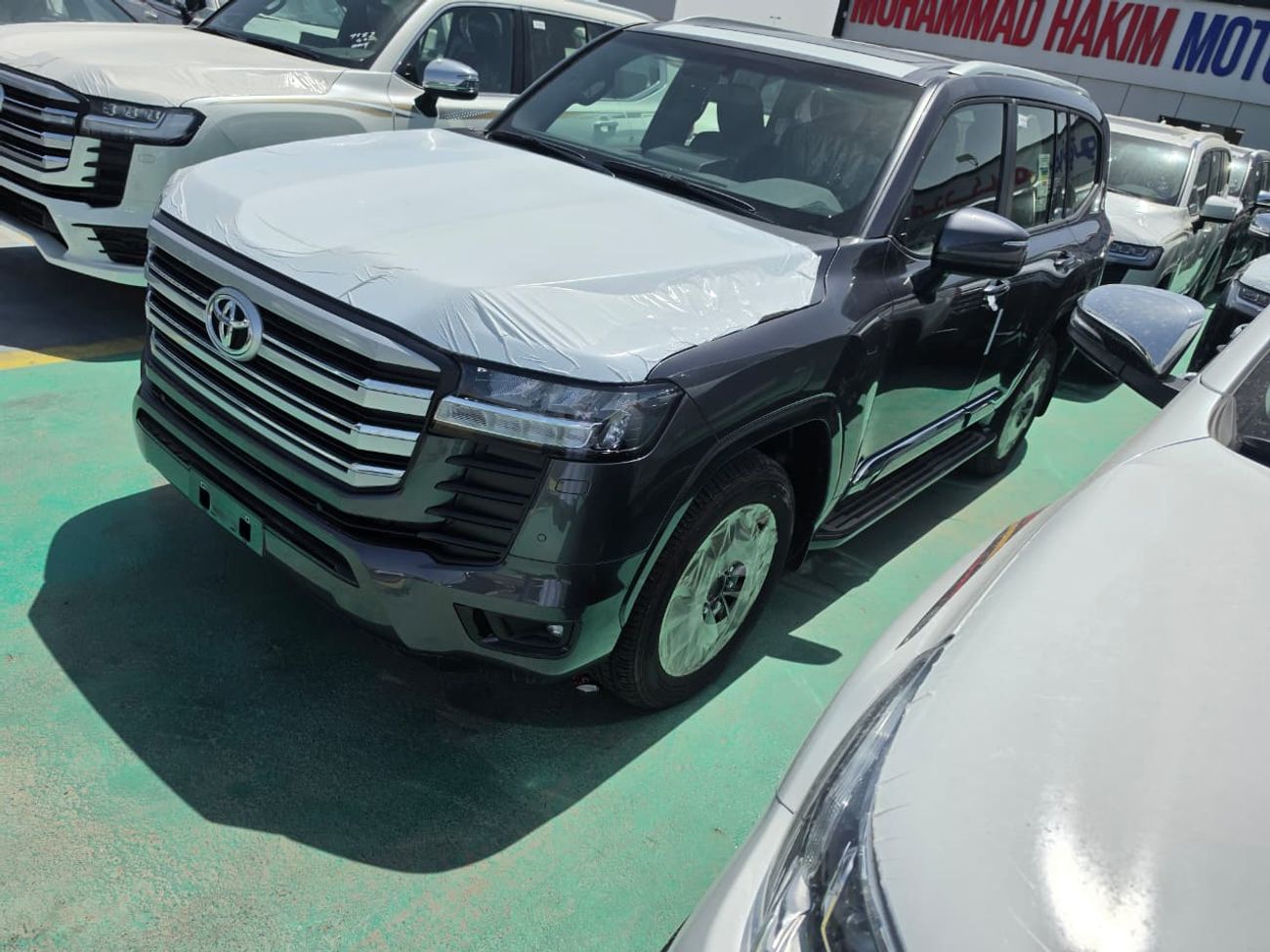 تويوتا لاند كروزر Toyota Land Cruiser LC300 2026 – جميع الفئات متوفرة | 4.0 و 3.5 بنزين | صفر كم
