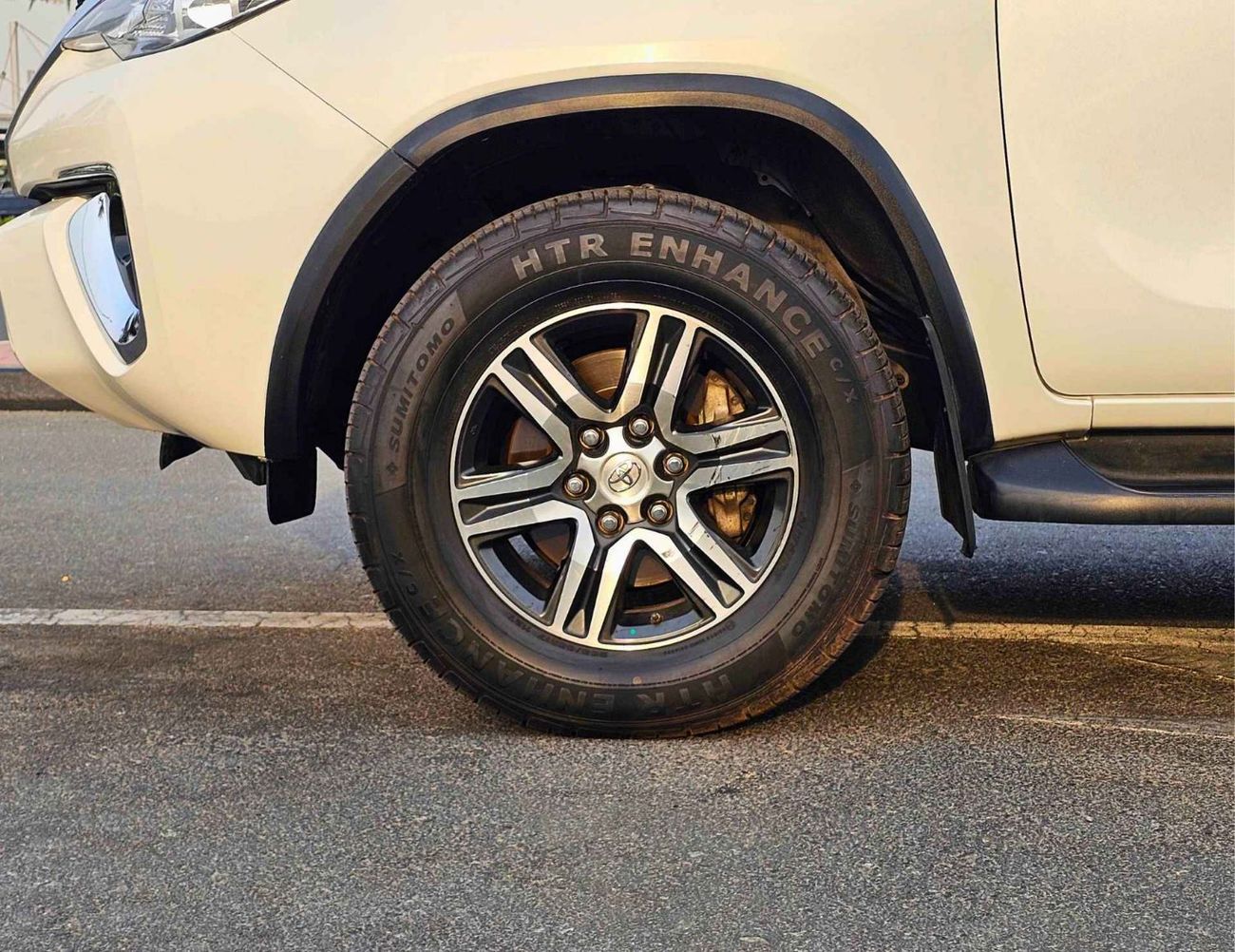 تويوتا فورتونر EXR/ 4WD 2.7L/ GCC/ LEATHER SEATS/ NON ACCIDENT/ 1068 MONTHLY/LOT#107793