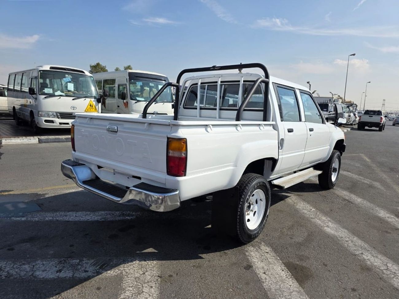 Toyota Hilux TOYOTA HILUX PICKUP RHD 1988 MODEL 2.4 L DIESEL MANUAL(PM76064)