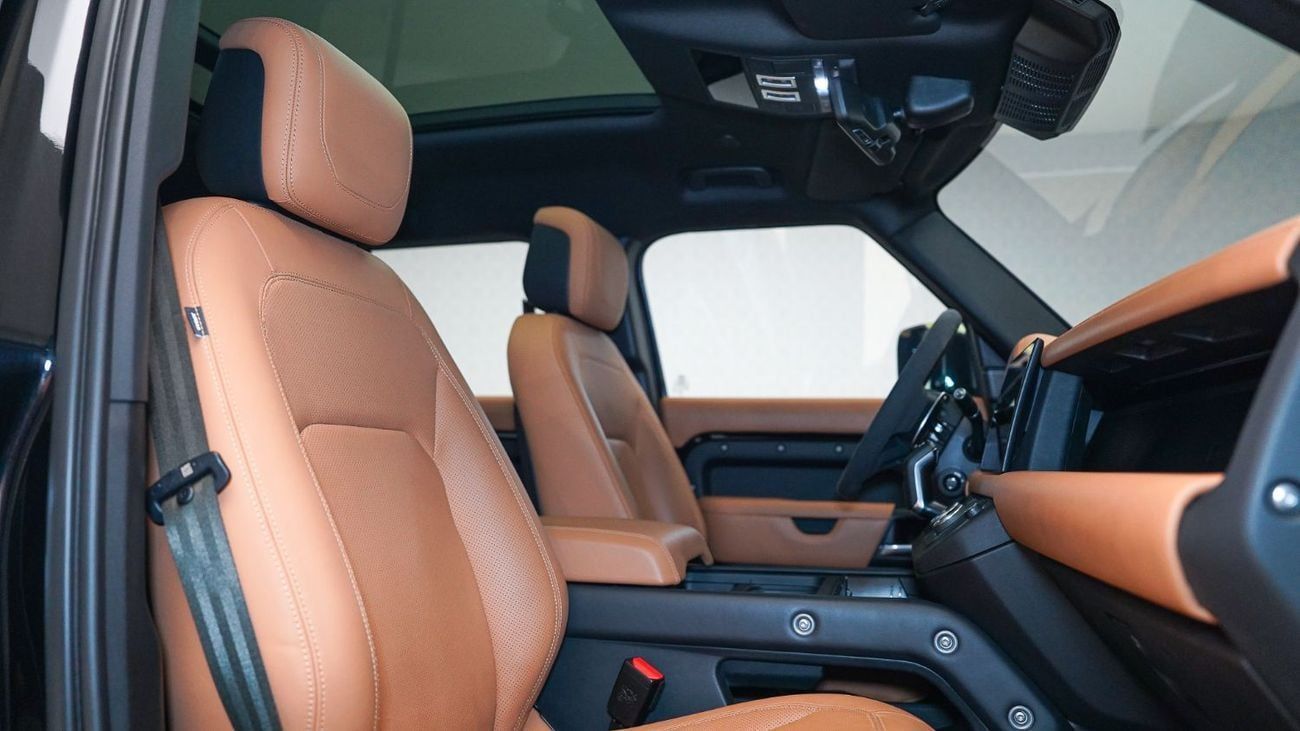 Land Rover Defender Defender 110 P525 V8 Edition  | AED 6,087 PM | Warranty Feb-2027 | GCC