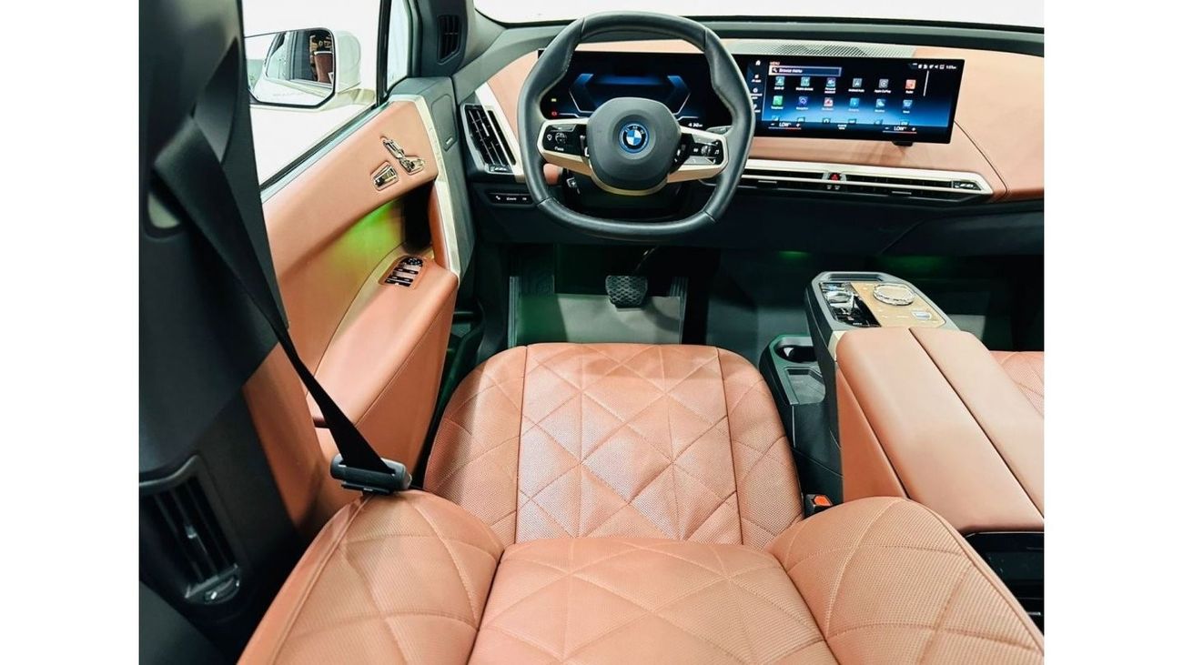 بي أم دبليو iX 2022 BMW iX xDrive40i Masterclass, Sep 2027 BMW Warranty, Sep 2028 BMW Service Pack, Low Kms, GCC