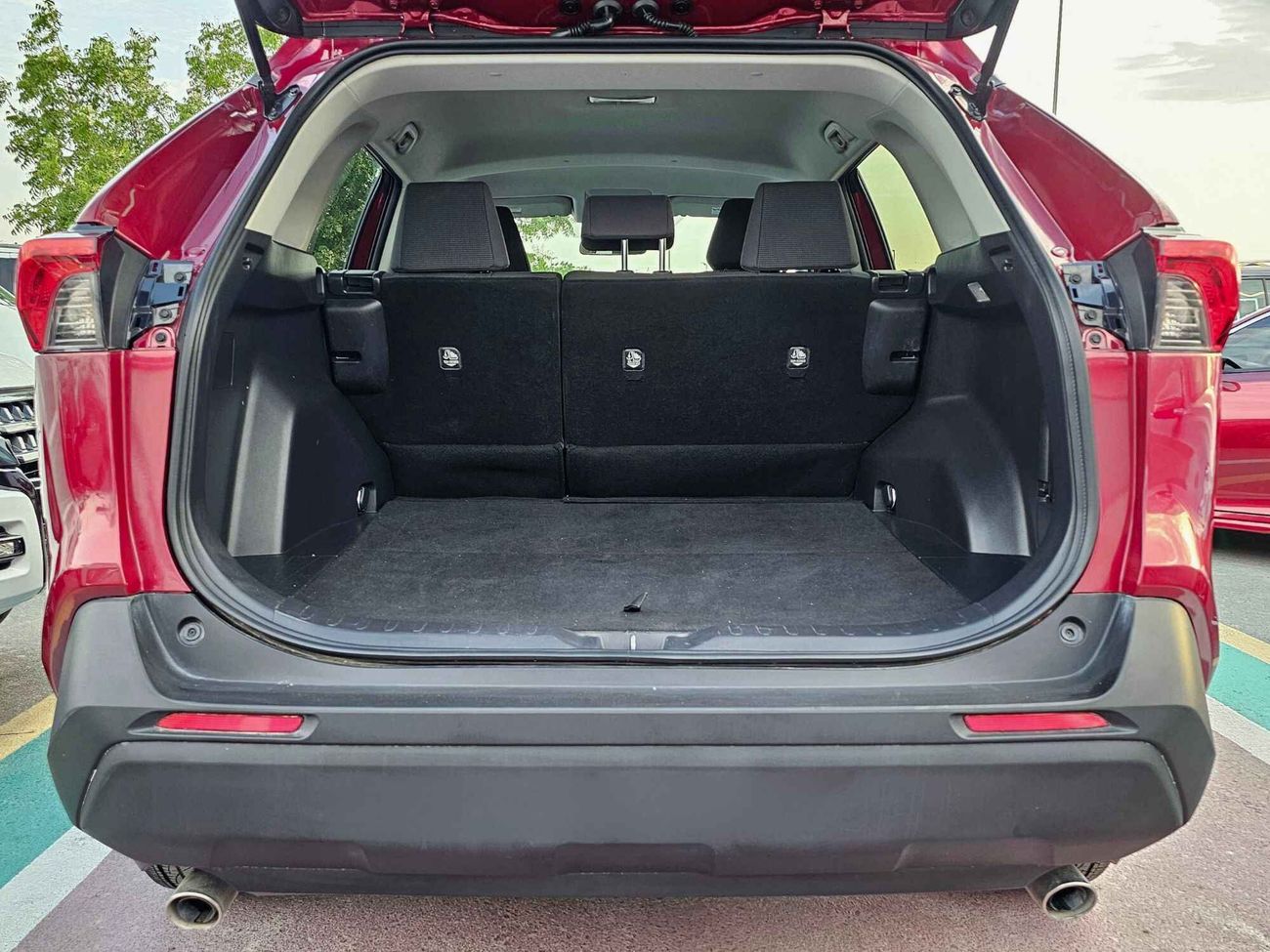 تويوتا راف ٤ LE/ LOW MILEAGE/ ORG AIRBAG/ DVD CAMERA/ RIMS/ LOT# 36355